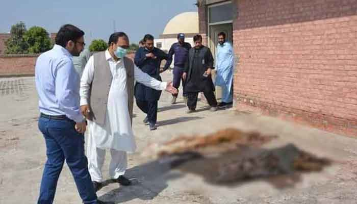 More than 200 dead bodies found on the roof of the hospital in Pakistan